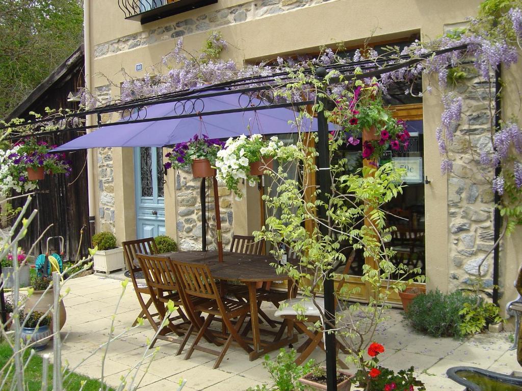 Aux Quatre Saisons Axat Bed and Breakfast Buitenkant foto