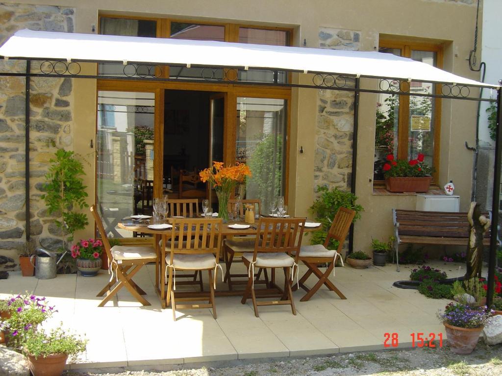Aux Quatre Saisons Axat Bed and Breakfast Buitenkant foto