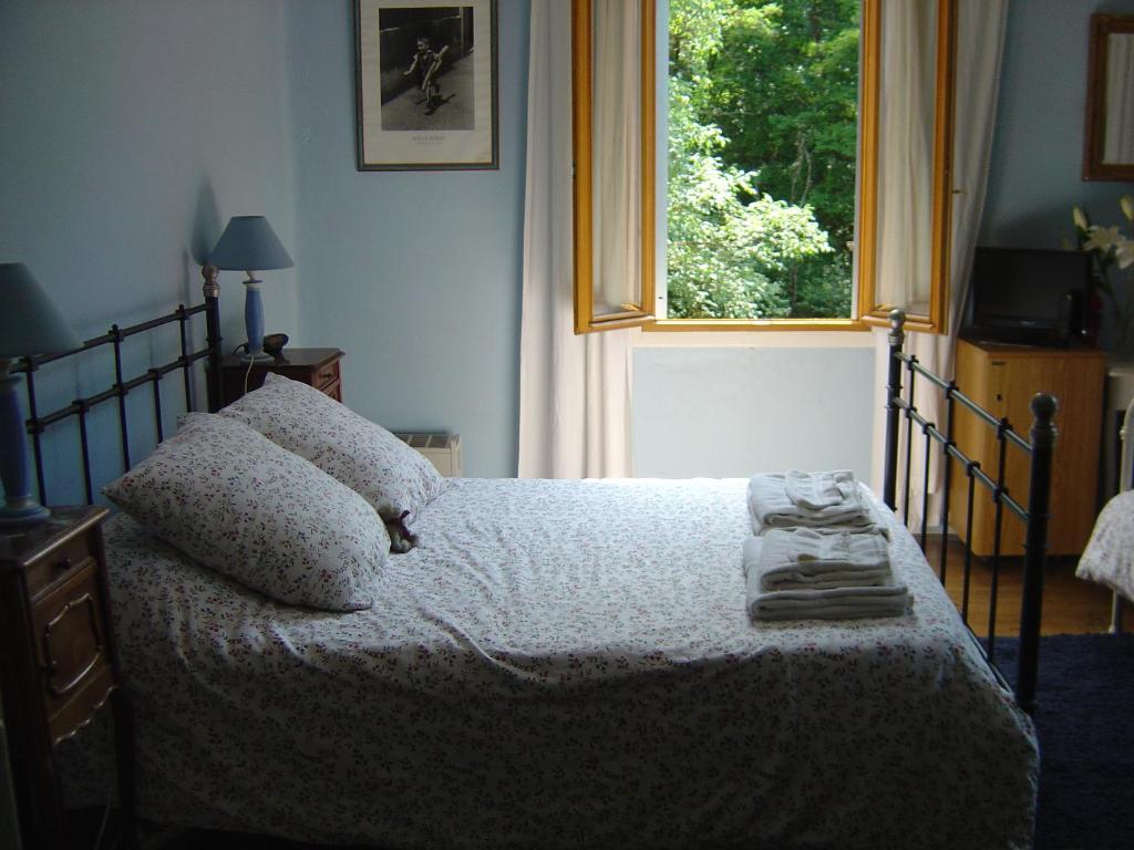 Aux Quatre Saisons Axat Bed and Breakfast Kamer foto