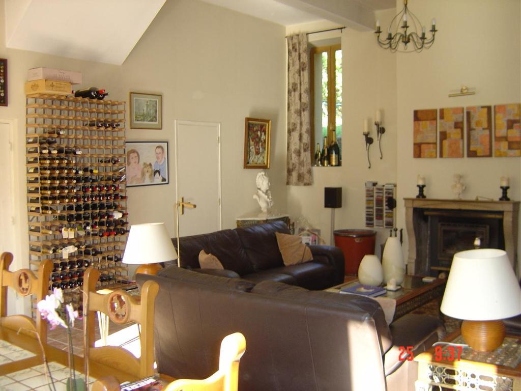 Aux Quatre Saisons Axat Bed and Breakfast Buitenkant foto