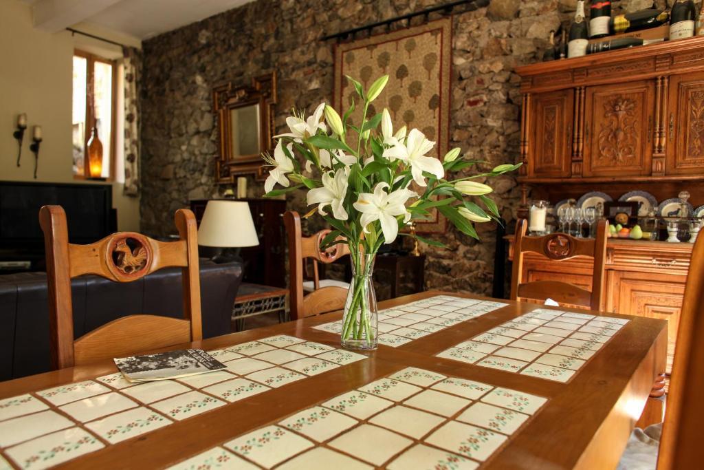 Aux Quatre Saisons Axat Bed and Breakfast Buitenkant foto
