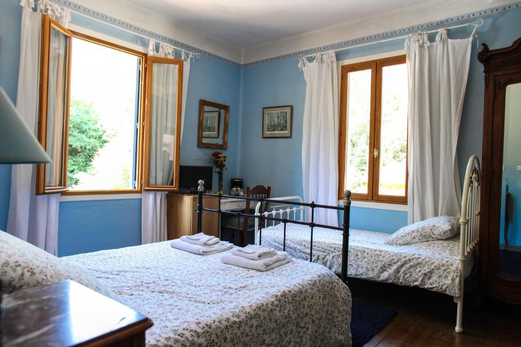 Aux Quatre Saisons Axat Bed and Breakfast Kamer foto